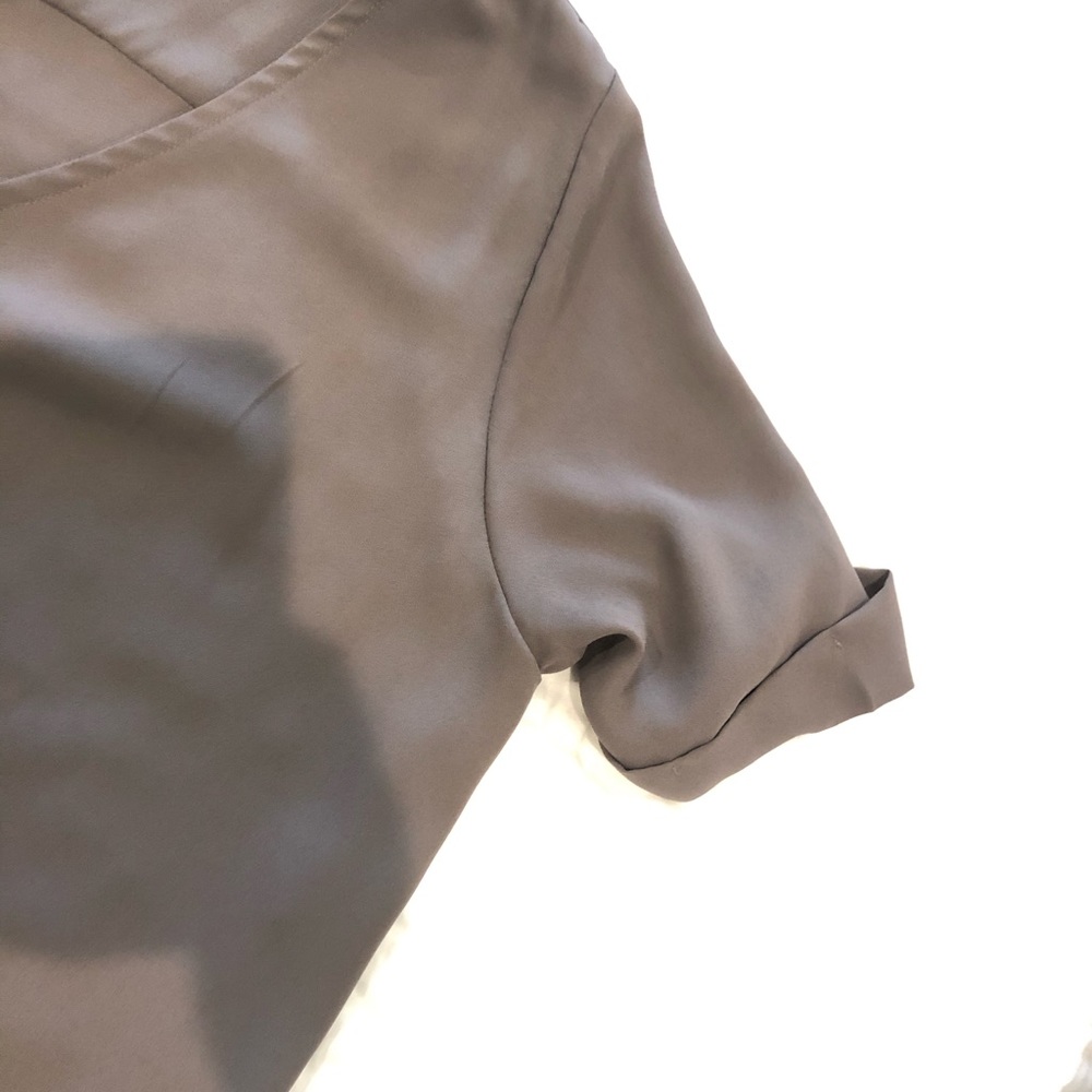 Gray blouse - Picture 3 of 3